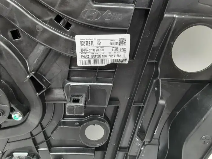 Mechanizm szyby prawej przedniej wersja 4-drzwiowa Hyundai Tucson