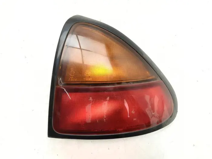 Tylne swiatlo pozycyjne prawe Mazda 323