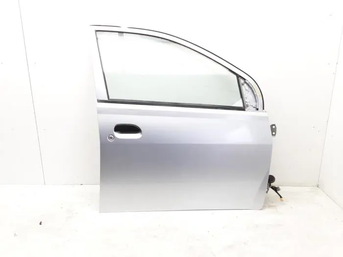 Drzwi prawe przednie wersja 4-drzwiowa Daihatsu Cuore