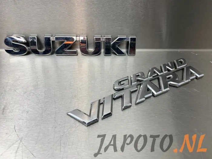 Emblemat Suzuki Grand Vitara