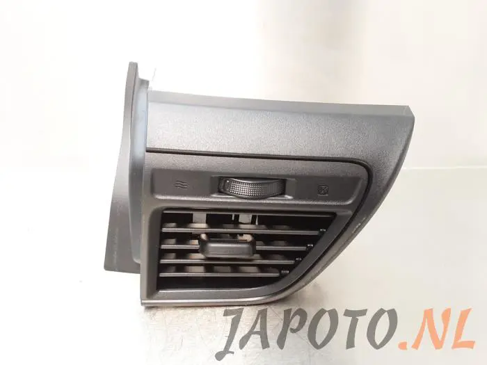 Kratka wentylacyjna deski rozdzielczej Subaru Trezia