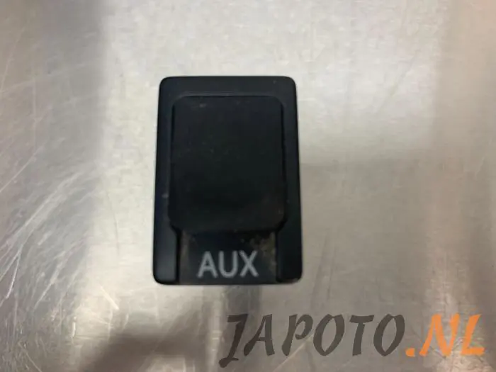 Zlacze AUX/USB Toyota Rav-4