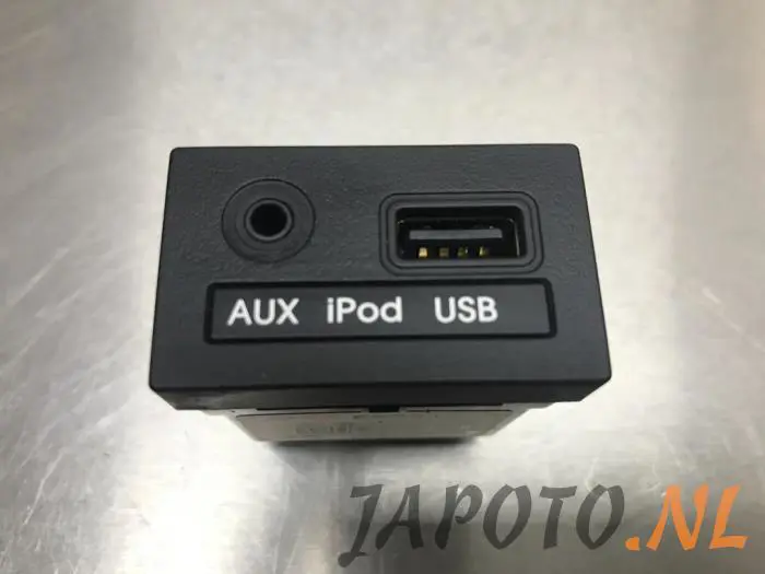 Zlacze AUX/USB Hyundai I10