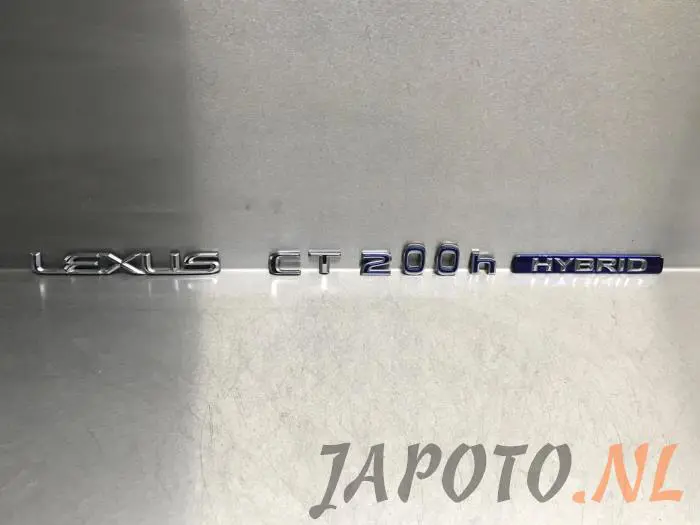 Emblemat Lexus CT 200h