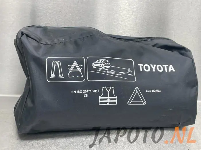 Trójkat ostrzegawczy Toyota Supra