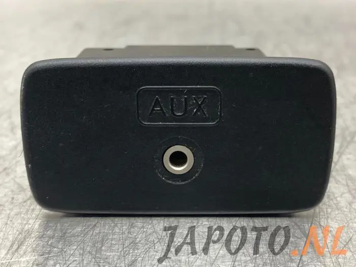Zlacze AUX/USB Subaru Forester