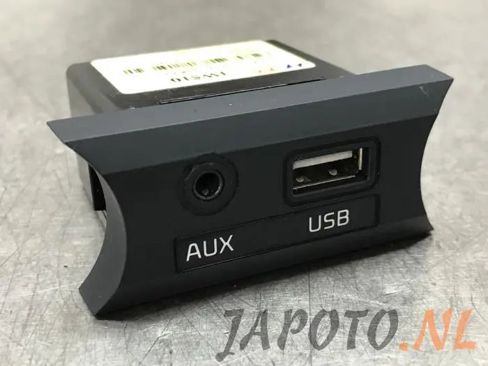 Zlacze AUX/USB Kia Rio