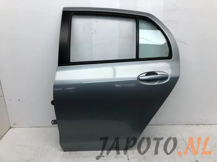 Drzwi lewe tylne wersja 4-drzwiowa Toyota Yaris