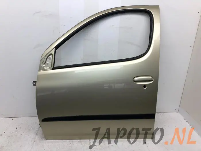 Drzwi lewe przednie wersja 4-drzwiowa Toyota Yaris Verso