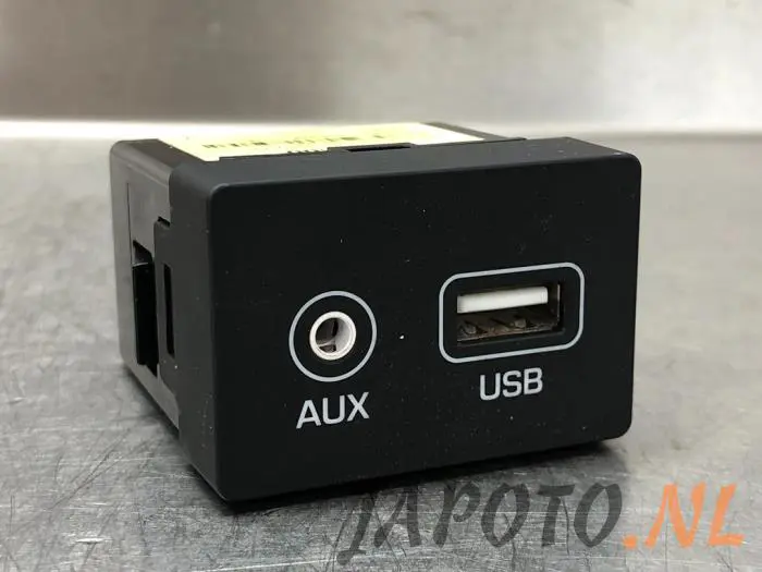 Zlacze AUX/USB Hyundai I20