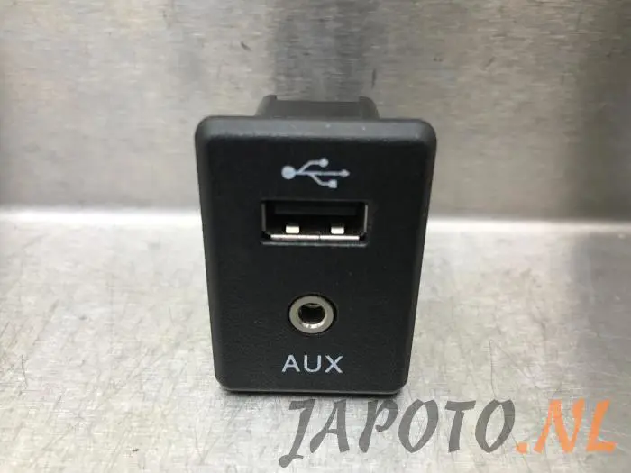 Zlacze AUX/USB Nissan Micra
