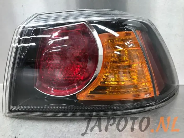 Tylne swiatlo pozycyjne prawe Mitsubishi Lancer