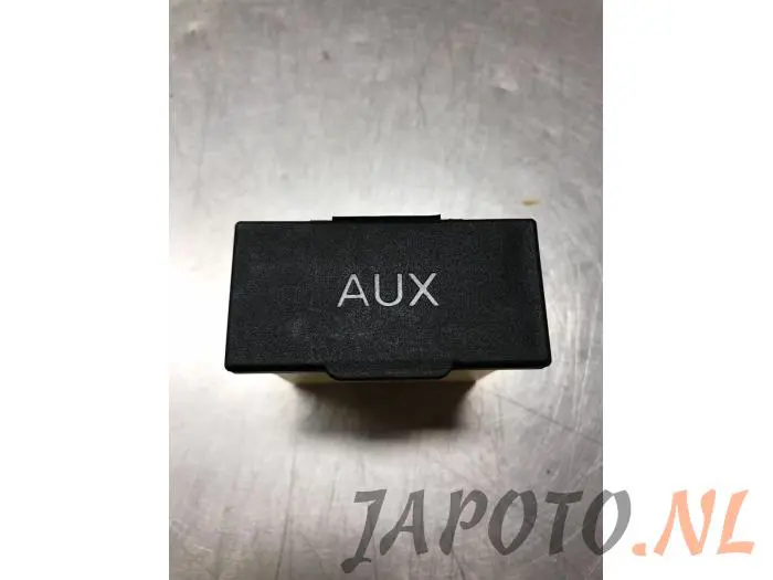 Zlacze AUX/USB Mitsubishi Lancer