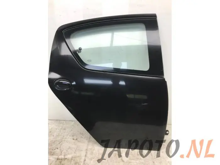 Drzwi prawe tylne wersja 4-drzwiowa Toyota Aygo
