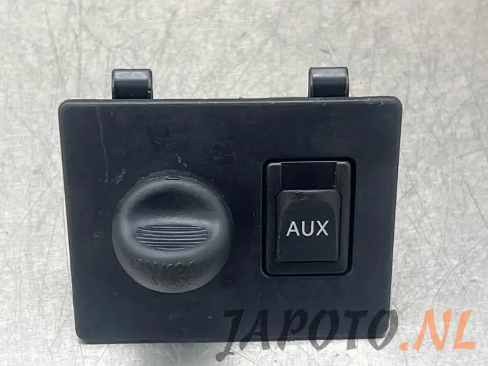 Zlacze AUX/USB Toyota Avensis