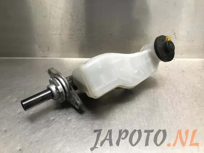 Glówny cylinder hamulcowy Toyota IQ