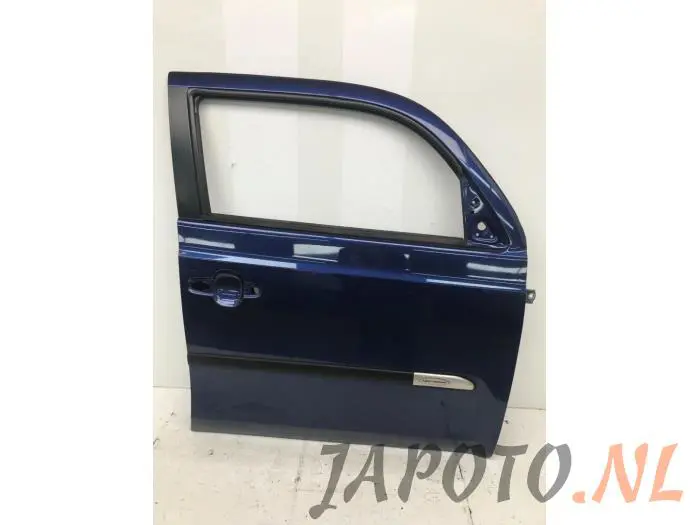 Drzwi prawe przednie wersja 4-drzwiowa Daihatsu Materia