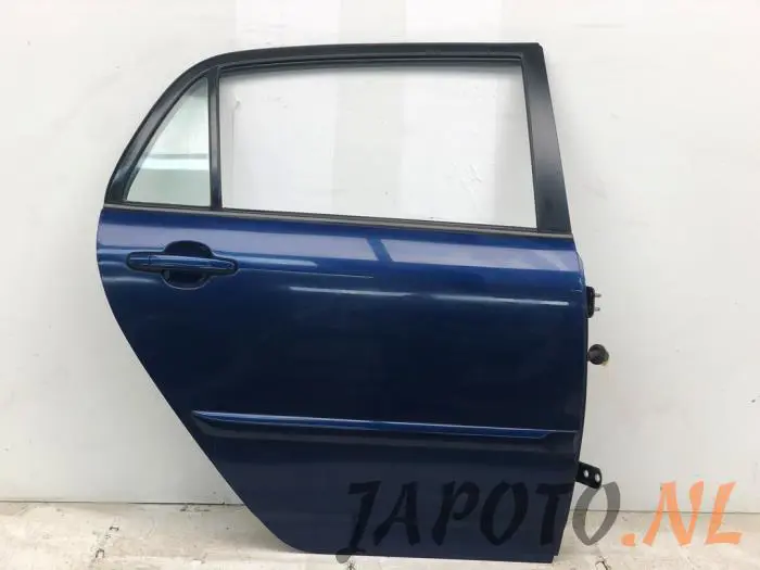 Drzwi prawe tylne wersja 4-drzwiowa Toyota Corolla