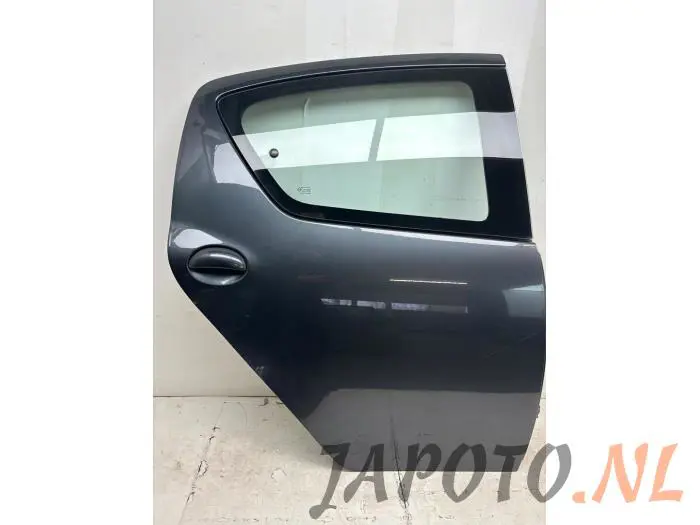 Drzwi prawe tylne wersja 4-drzwiowa Toyota Aygo