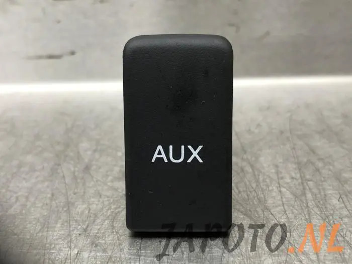 Zlacze AUX/USB Honda HR-V