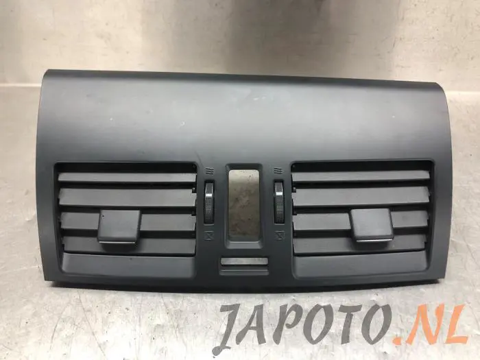 Kratka wentylacyjna deski rozdzielczej Mazda 3.