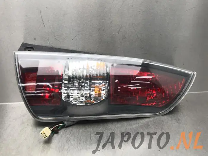 Tylne swiatlo pozycyjne prawe Daihatsu Sirion