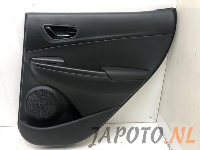 Tapicerka drzwi prawych tylnych wersja 4-drzwiowa Hyundai Kona