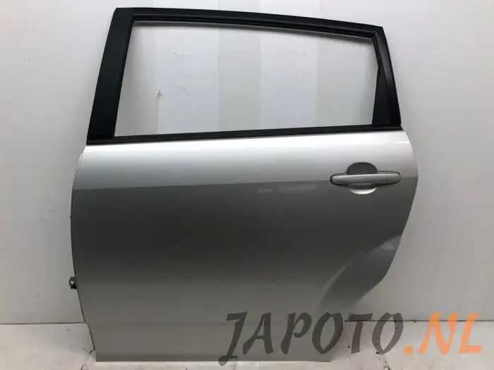 Drzwi lewe tylne wersja 4-drzwiowa Toyota Corolla Verso