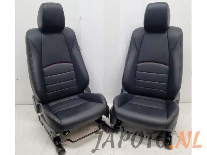 Fotele + kanapa (kompletne) Mazda CX-3
