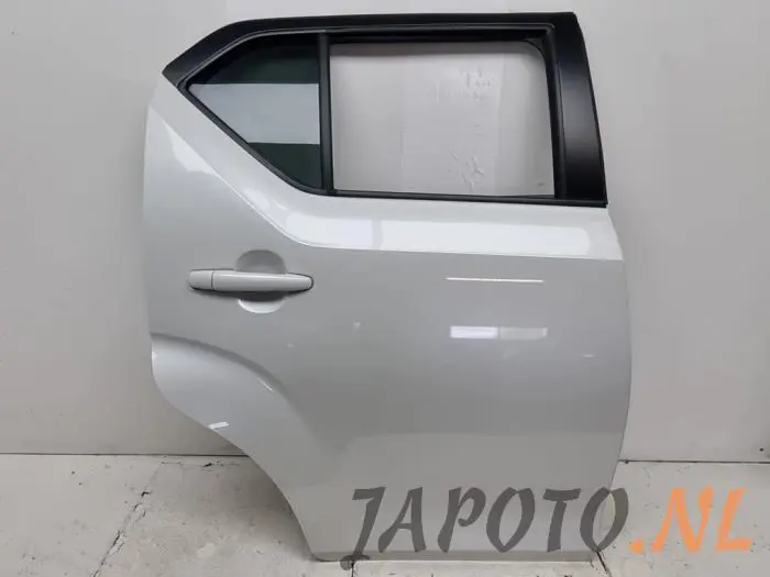Drzwi prawe tylne wersja 4-drzwiowa Suzuki Ignis