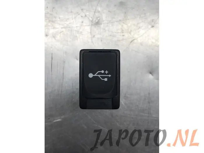 Zlacze AUX/USB Toyota Yaris
